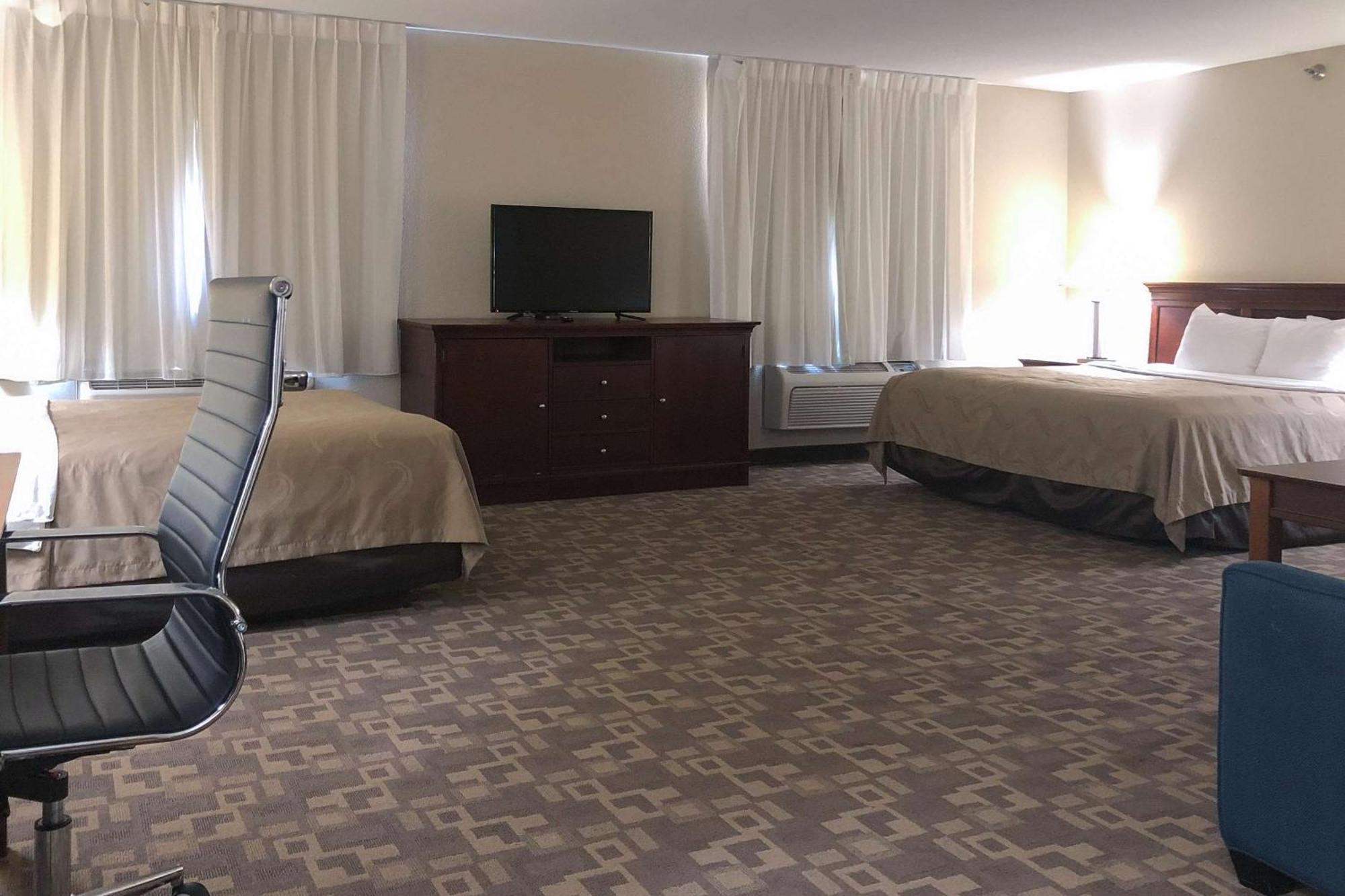 Quality Inn I-70 At Wanamaker Topeka Esterno foto