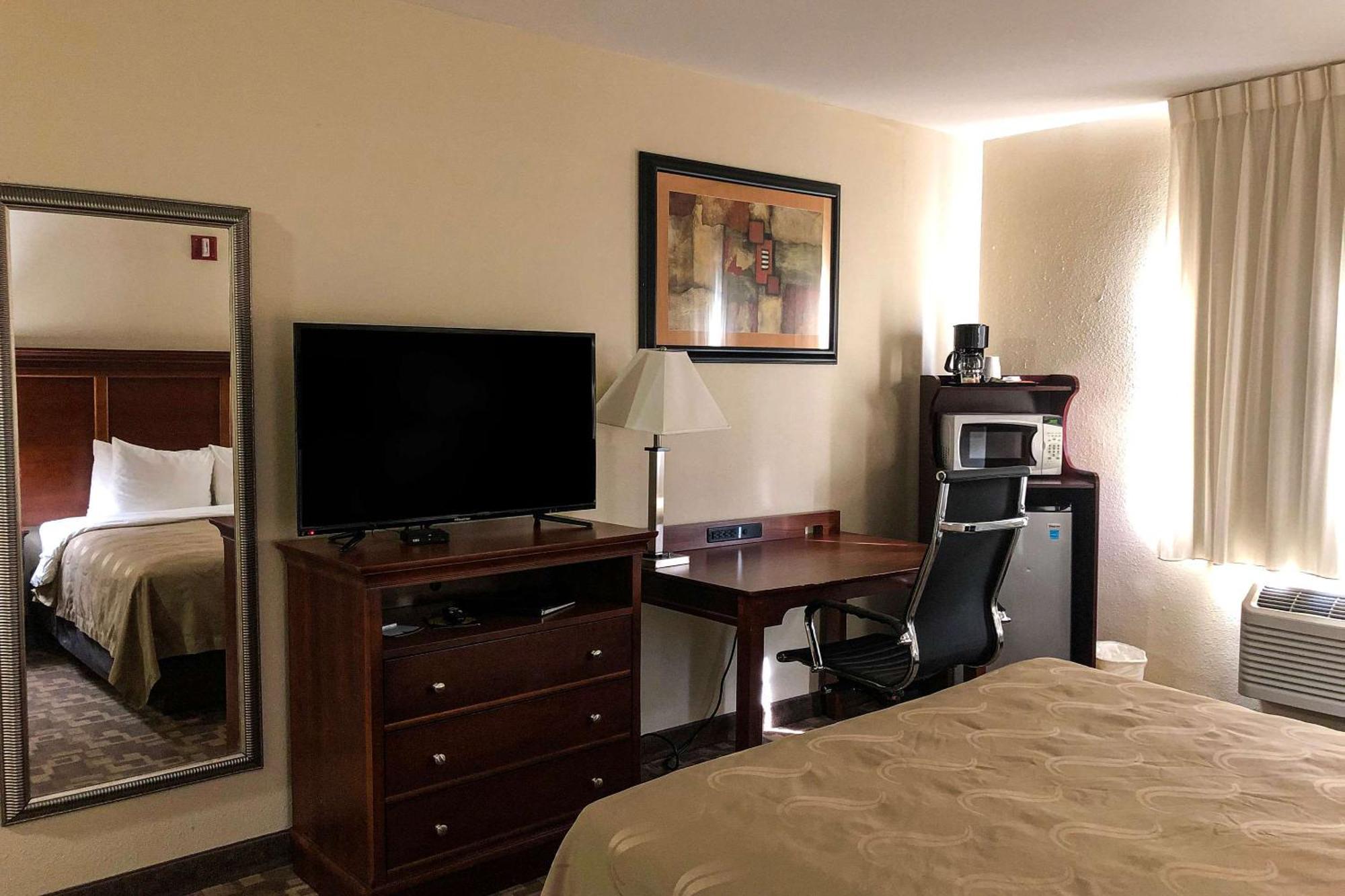 Quality Inn I-70 At Wanamaker Topeka Esterno foto