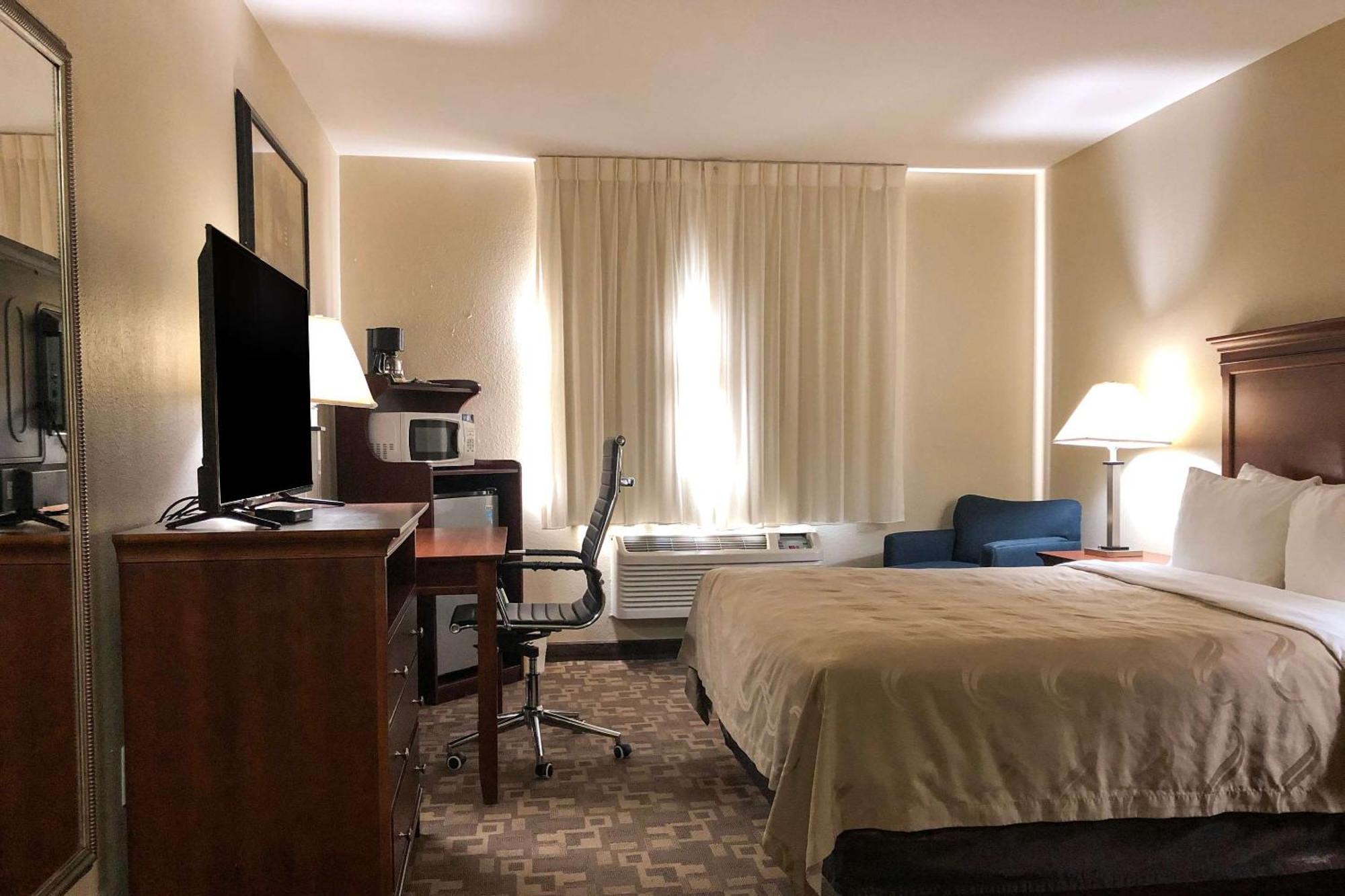 Quality Inn I-70 At Wanamaker Topeka Esterno foto